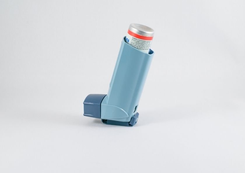 What are the causes of asthma in adults